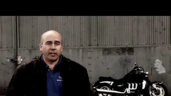 Video Triumph Rocket III Roadster 2010
