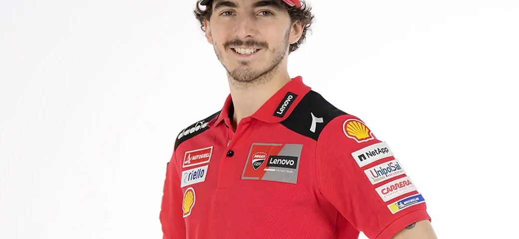 Ducati, ecco la linea di abbigliamento GP Team Replica 2022
