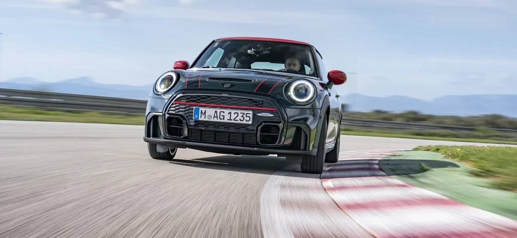 Mini: restyling 2021 per la sportiva John Cooper Works