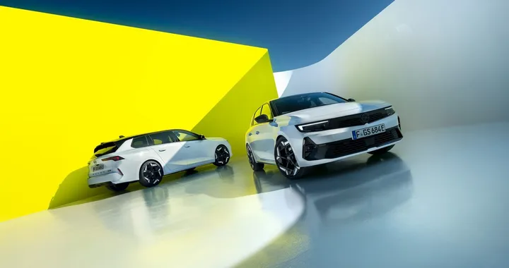 Opel Astra GSe e Sports Tourer GSe: le nuove ibride plug-in