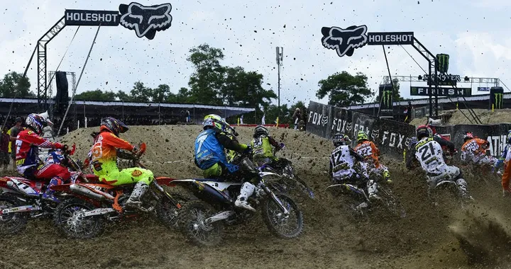 MXGP: Cairoli quarto in gara 1 in Indonesia. Cancellata gara 2