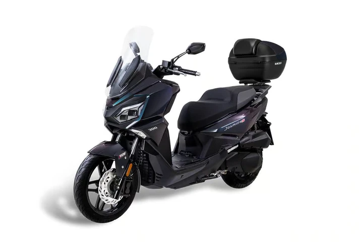 Sym Joyride 300 2026: ruota da 16”, pedana piatta e keyless
