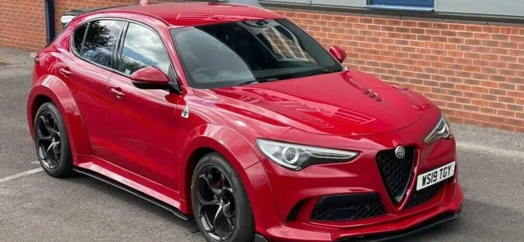 Alfa Romeo: in vendita uno Stelvio Quadrifoglio elaborato con dubbio gusto