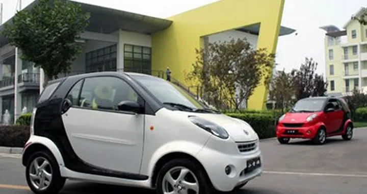Mercedes riesce a bloccare il clone della Smart: non verrà esposto al MotorShow