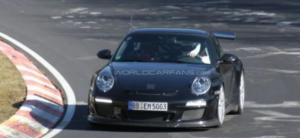 Porsche 911 GT3: la RS scalda le gomme
