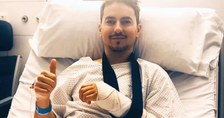 MotoGP: Lorenzo operato, out a Sepang