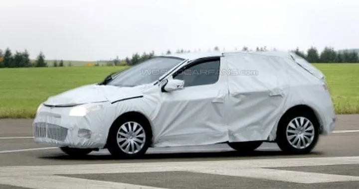 Nuova Renault Megane: foto spia