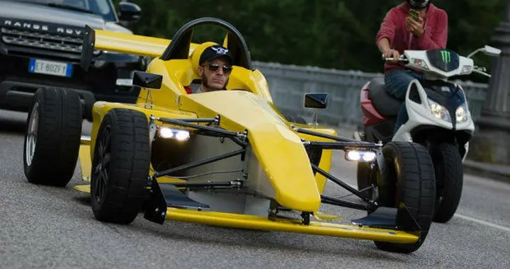 Egoista EM 01 ST: l'elettrica emiliana che si può guidare anche su strada