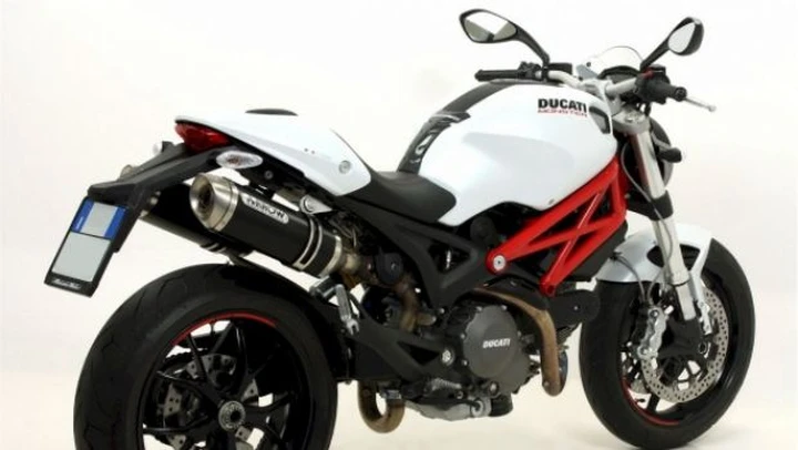 Scarico Arrow slip on per Ducati Monster 796 e 696