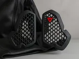 Dainese Pro-Armor Chest 2.0: qualità top a un prezzo che sorprende su Amazon