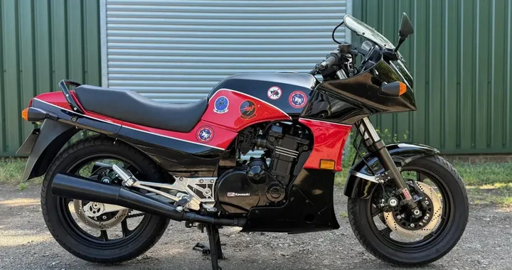 Kawasaki GPZ900R Top Gun: la leggenda su due ruote all’asta a Silverstone