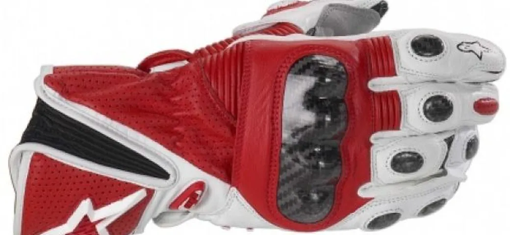 Novità Alpinestars: guanto Stella GP Plus e tuta Trigger