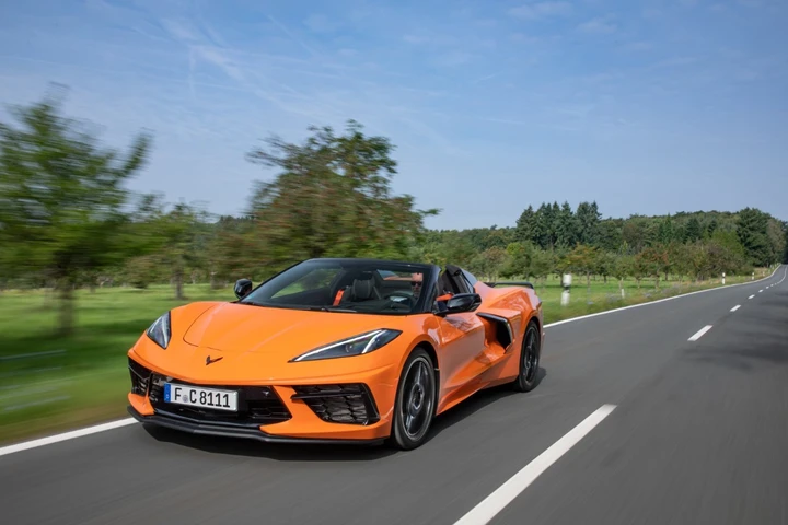 Chevrolet Corvette Stingray C8 debutta in Italia: prezzo da 90.100 euro
