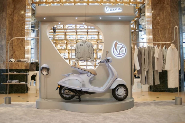 Vespa 946 Snake: l'edizione limitata che celebra il 2025