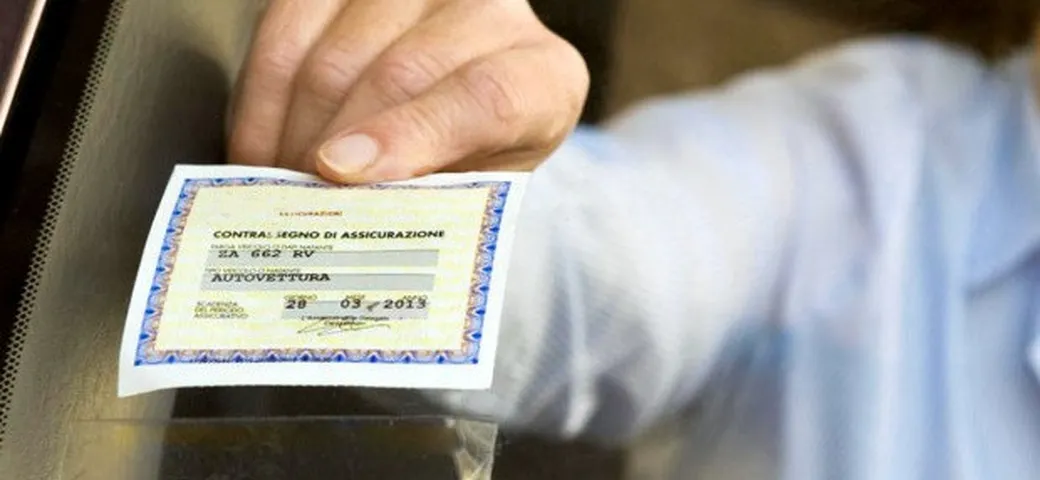 Polizze RC auto false: come fare per evitarle