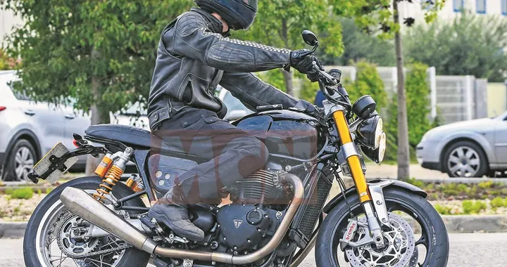 Triumph Speed Twin: spiato il prototipo della street-fighter vintage