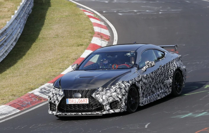 Lexus RC F GT: foto spia al Nurburgring