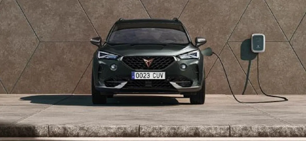 Cupra Formentor e-Hybrid 204 CV Dsg: dotazioni, prezzi, incentivi