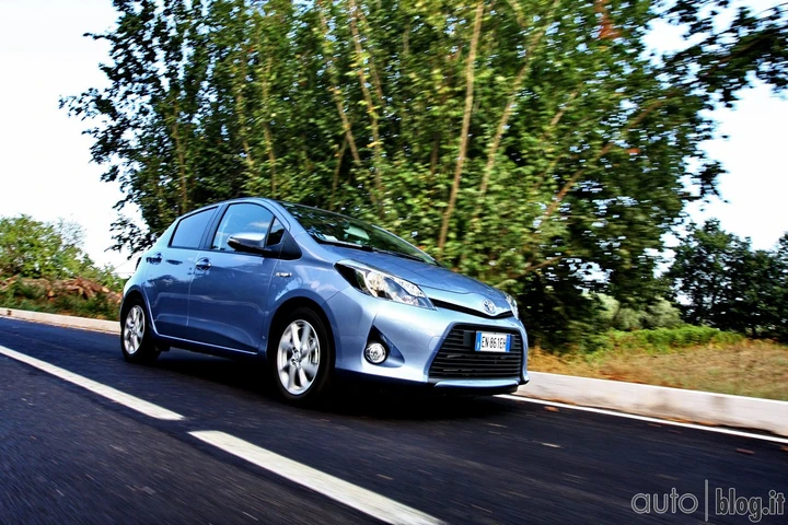 Sconti Toyota: la Yaris Hybrid a 15.100 euro