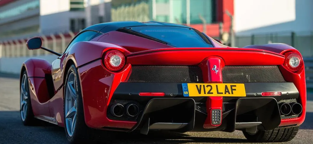 Va all'asta la targa V12 LAF