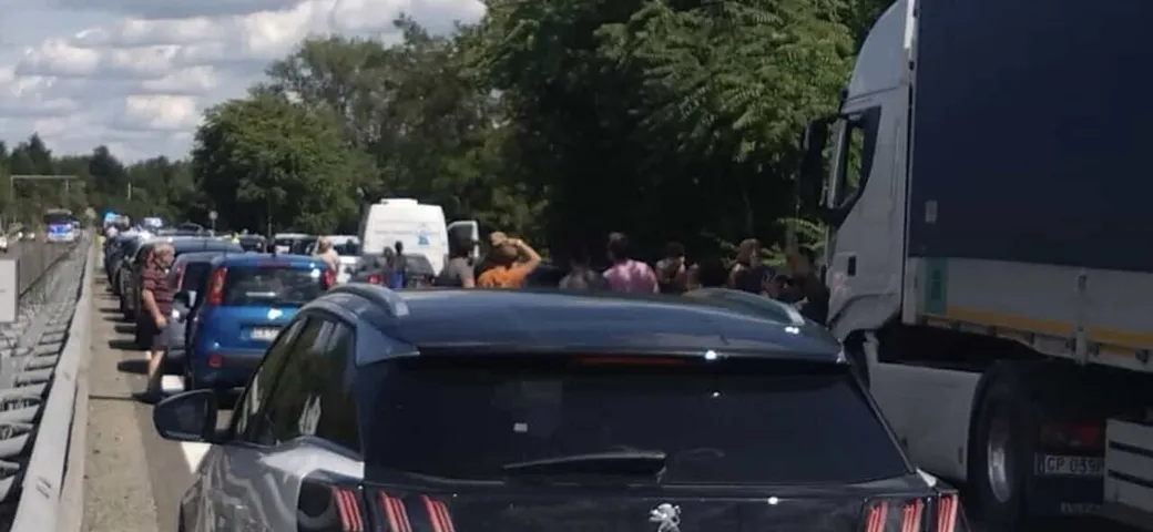 Auto contromano sulla tangenziale: nuovo tragico incidente mortale