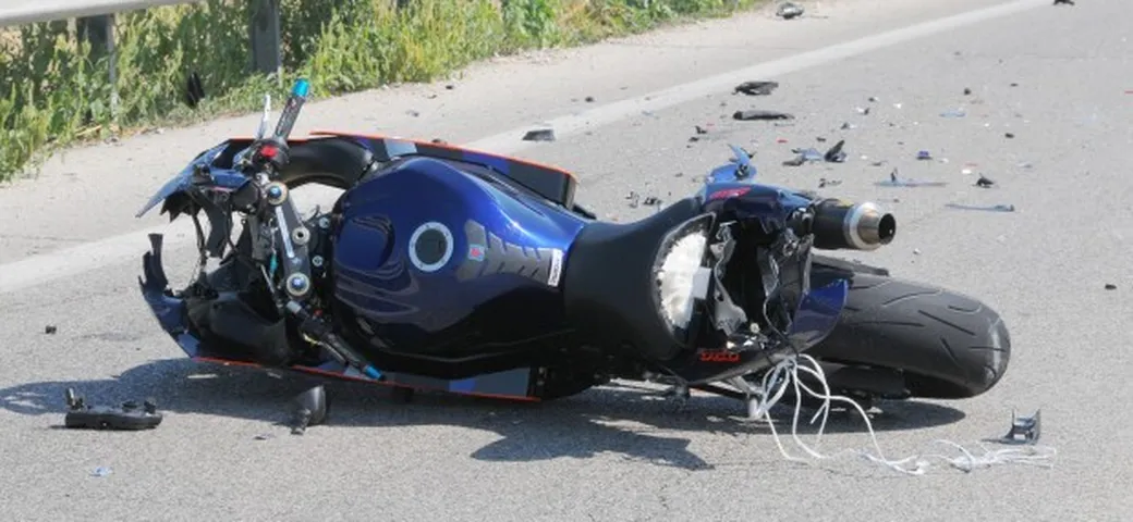 Truffe assicurative: moto distrutte, ma 'capaci' di avere un incidente