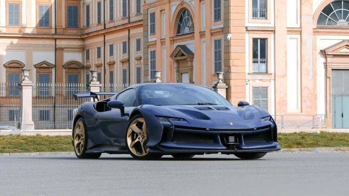 Ferrari SF90 XX Spider: rarità all'asta