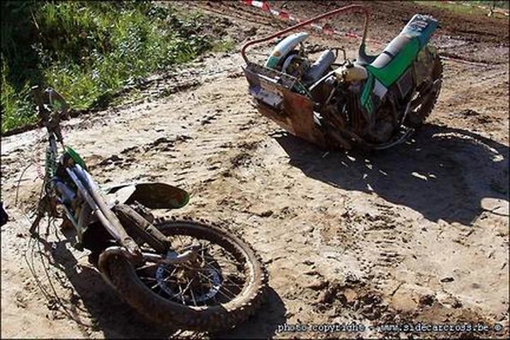 Foto del giorno: dai e dai...poi si rompe