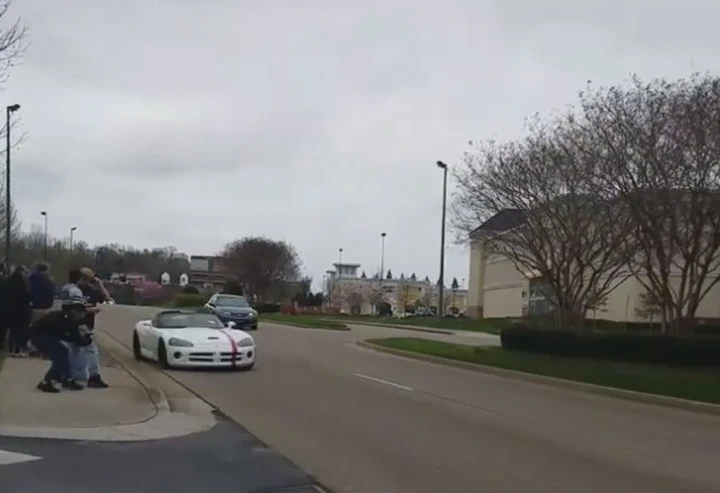USA: lo schianto della Dodge Viper [Video]
