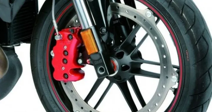 Tuning: un Decreto Ministeriale per sostituire l'impianto frenante originale con uno più efficiente