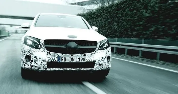 Mercedes GLC Coupè: debutta il 23 marzo [VIDEO]