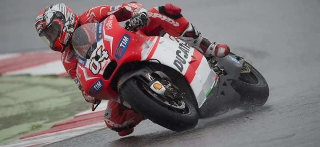 MotoGP Misano 2014: Andrea Dovizioso si impone nelle FP2 bagnate su Pedrosa, Marquez e Petrucci; Rossi 10° [FOTO]