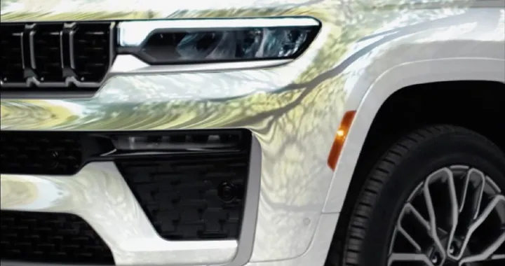 Jeep Grand Cherokee 2026: innovazione e tradizione