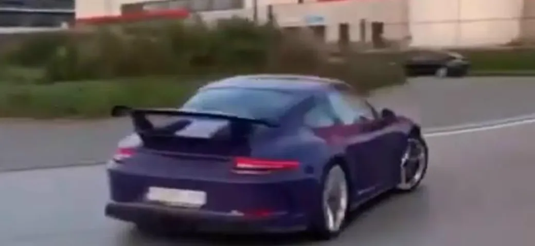 Porsche 911 GT3: video del drifting urbano