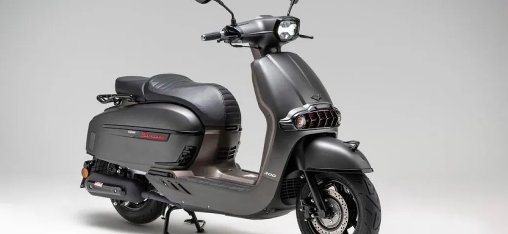 Keeway Sixties 300i: debutta il nuovo scooter dal design retro [FOTO]