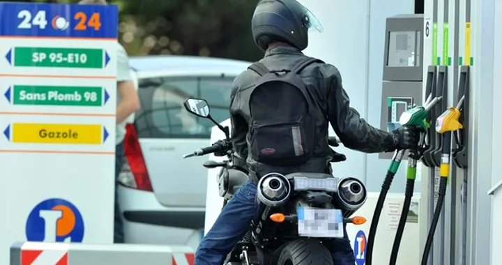 Aumenti pedaggi autostradali, carburanti e assicurazioni