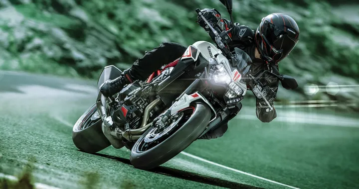 Kawasaki Z900 2022: la naked continua la sua evoluzione