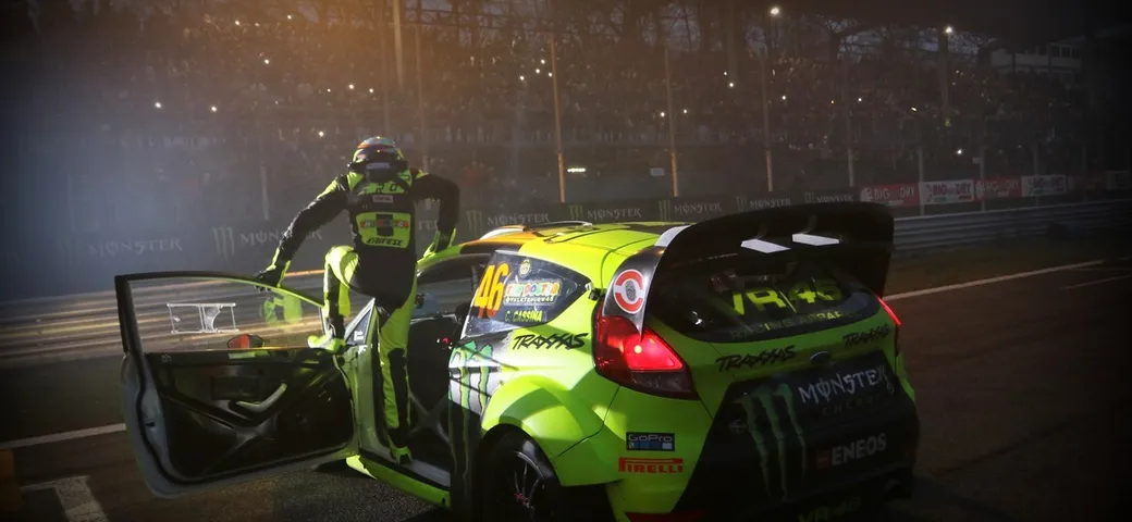 Valentino Rossi vince il Monza Rally Show 2016 davanti a Sordo [Foto e Video]