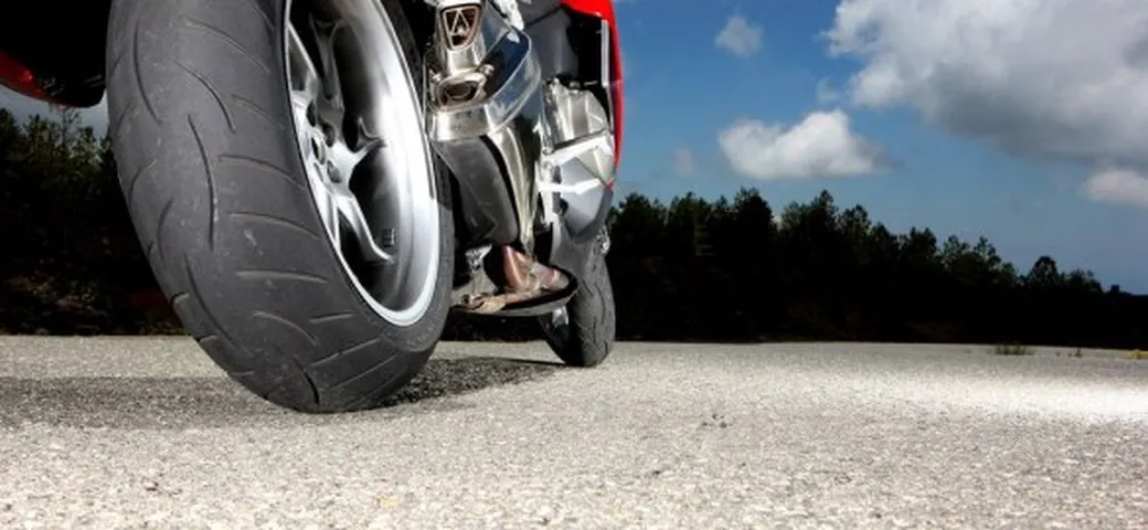 Metzeler Roadtec Z8 Interact misura 190/55 ZR 17 in arrivo a fine settembre 2013