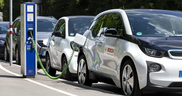 Bosch, un cloud per migliorare le performance delle batterie delle auto