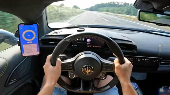 Maserati MC20 ad oltre 300 km/h sull'Autobahn [Video]