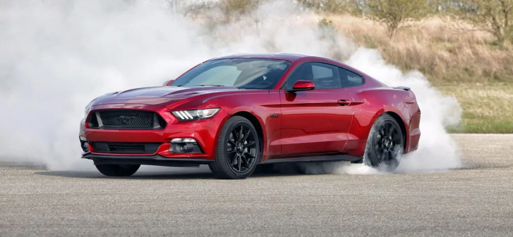 Ford Mustang 2016: foto e caratteristiche