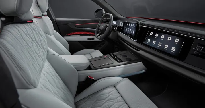 Audi cambia rotta: meno schermi e tornano i pulsanti fisici negli interni delle prossime auto