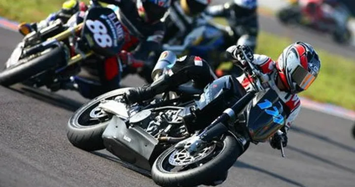 KTM 990 Super Duke vittoriosa nella Roadster Cup