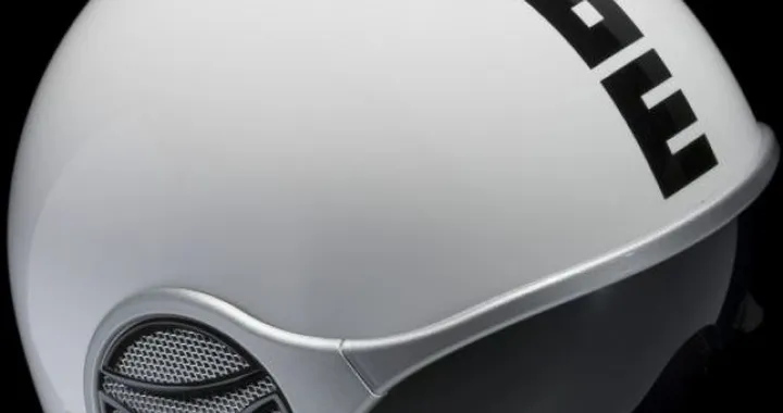 MiniMomo, casco jet minimalista firmato Momodesign