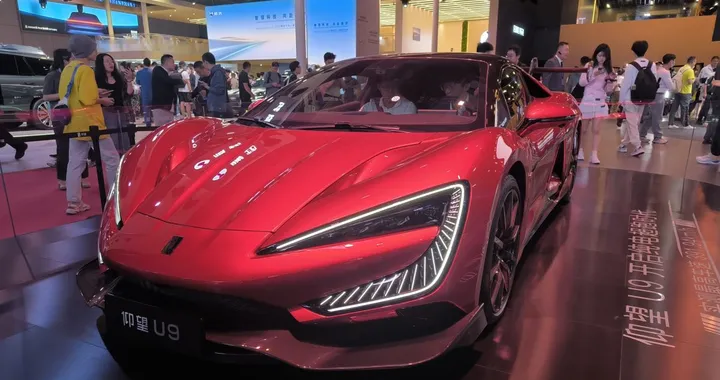 BYD ha venduto 4,6 milioni di auto nel 2025, ma il 2026 preoccupa