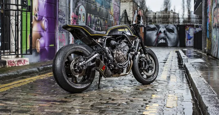 Yamaha XSR700 Yard Built “Double Style” di Rough Crafts