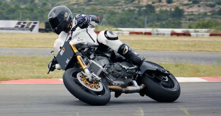 BOTT XR1R, il primo test in vista della Pikes Peak [Video]