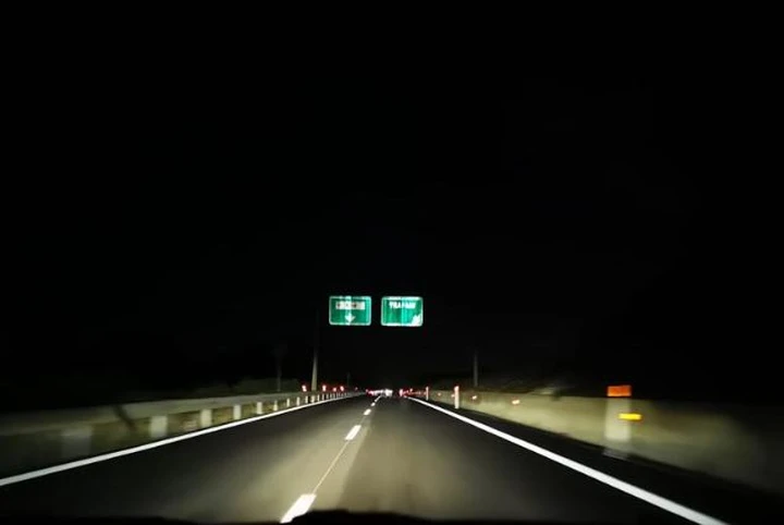 Autostrada completamente al buio, colpa del furto dei cavi di rame