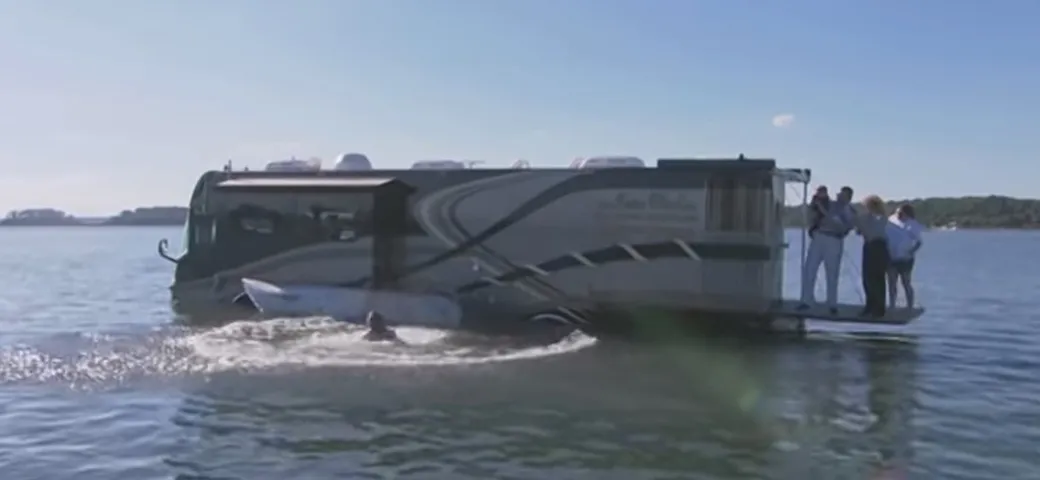 Terra Wind RV: un camper anfibio di lusso [Video]